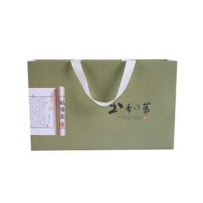 China Shoes and Apparel Packaging Retail Packaging Printed Logo Kraft Paper Gift Box Clothing Paper Bag Wholesale Shopping for sale