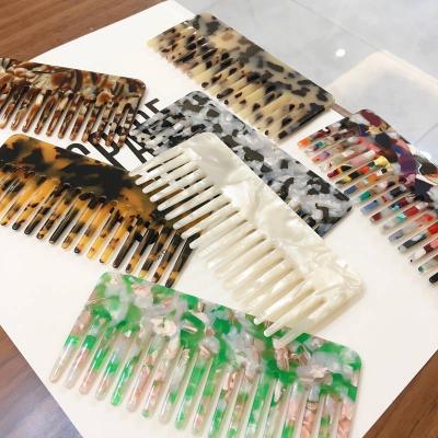 China Plastic Retro Multicolor Combs Wide Tooth Comb Hair Comb For Men And Women for sale