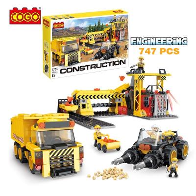 China COGO Material Hot Sale Engineering Car DIY Building Blocks Toys Brick 604 Pcs Eco - Friendly For Kids Boys for sale