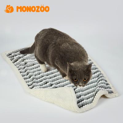 China Luxury Flannel Dog Blanket Cooling Washable Ultra Soft Fluffy Pet Mat Cat Mattress for sale