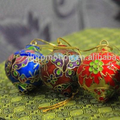 China Hot Sale Christmas Plastic Hanging Ornaments Promotional Cloisonne Small Hanging Plastic Baubles For Christmas Tree Decoration Supplies for sale