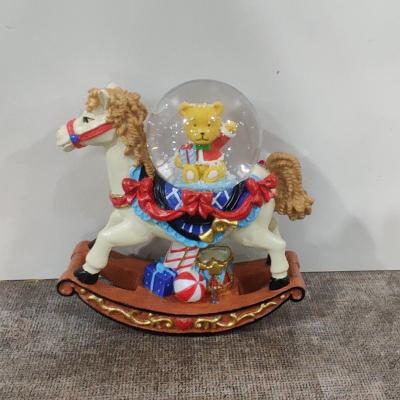 China Promotion Lovely Pony Water Globe Resin Statue Giftts bear sculpture snow globe for home decor for sale