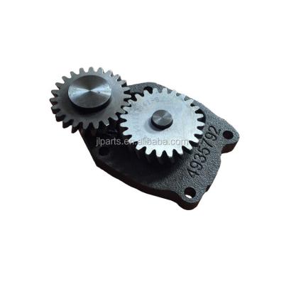 China Original Quality 5.9L 6BT Diesel Engine Parts Oil Pump 4935792 Holder for sale