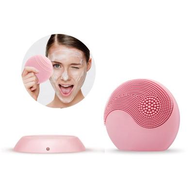 China Skin Tightening 6000rmp Ipx7 Face Scrubber High Frequency Waterproof Silicone Rechargeable Deep Cleansing Facial Cleansing Brush for sale