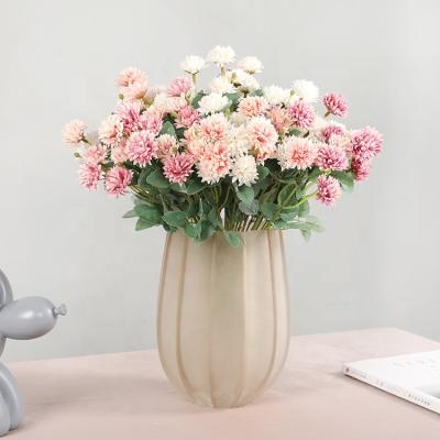 China Artificial Flower 15 Natural Head Daisies Bouquet Outdoor Wedding Garden Decoration Fake Flower 15 Head Direct Selling Factory Touch for sale