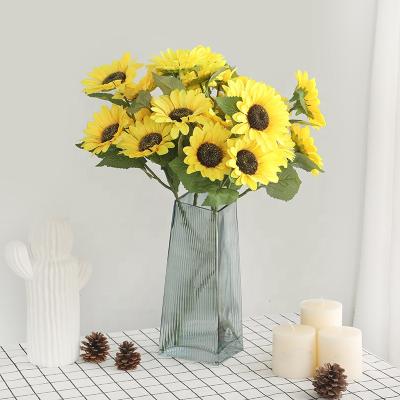 China Yiwu beautiful colorful factory wholesale spot 55 cm single head sunflower branch 5 glass vase set artificial yellow silk flowers for sale