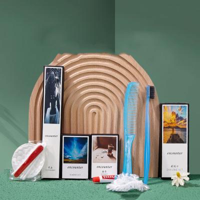 China Eco-friendly Exquisite Disposable Hotel Amenities Customized Custom Logo Bathroom Guest Room Spa Hotel Toiletries Cheap Luxury 5 Star Amenities Set ordered for sale