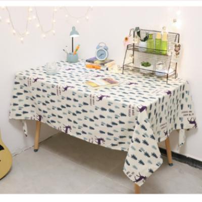 China Waterproof 2021 Wholesale Custom Christmas Decoration Tablecloths Small Fresh Christmas Tablecloths for sale