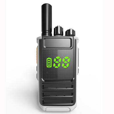 China Professional Handheld Walkie Talkie 400-470MHz UHF Encrypted Walkie Talkie Customization 8800mAh for sale