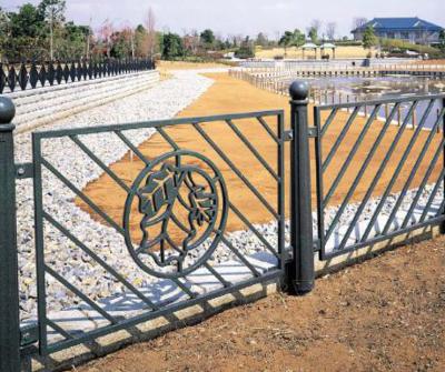 China Manufacturer Minimalist Cast Iron Municipal Fender Sidewalk Ductile Iron Fence For School for sale