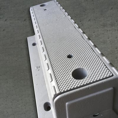 China Cast Iron Easy Install Sizes Forms Sloped Cast Iron Restriction Metal Casting Cover for sale