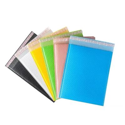 China Lipstick Bright Film Packaging Bags Poly Bubble Mailers Wraps Matte Bubble Bag Film for sale