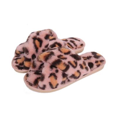 China Fashion Trend Women Slippers With Faux Fur Trend Winter Warm Fuzzy Fluffy Plush Faux Fur Indoor Slippers for sale