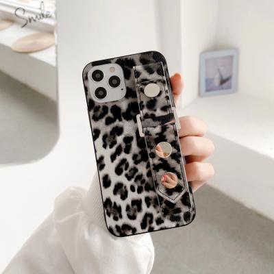 China Lady Leopard Phone Case Bracelet Keychain Protector Cover Design New For iPhone 13 Pro 12PRO Max Phone Shell for sale