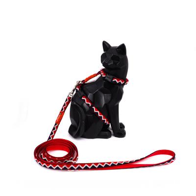 Cina Cat Vest Harness And Leash ha messo alla corda di nylon di camminata all'aperto Cat Chest Strap dell'animale domestico in vendita