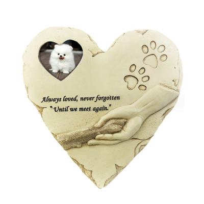 China Animal Headstone Decorations Europe and America Dog Cat Birds Heart Shape Outdoor Resin Pet Headstone Photo Frame for sale