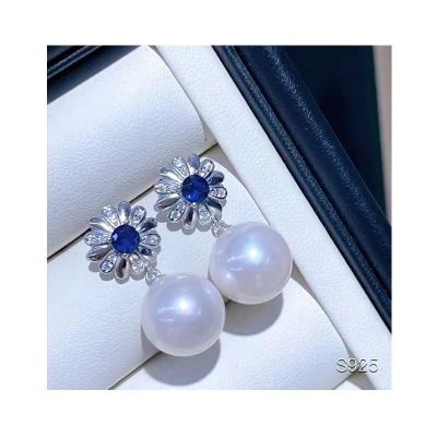 China High Quality FASHIONABLE Be A Lady Luxurious Flowers Natural Pearl Earrings S925 Silver Freshwater Earrings for sale