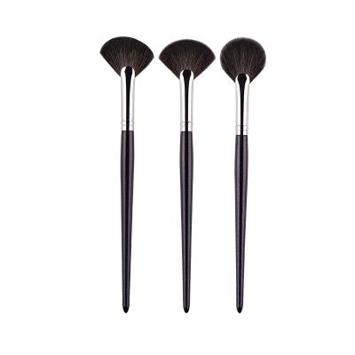 China Wholesale Fan Facial Natural Single Brush Hair Applicator Cheek Makeup Brush Professional Makeup Brush for sale