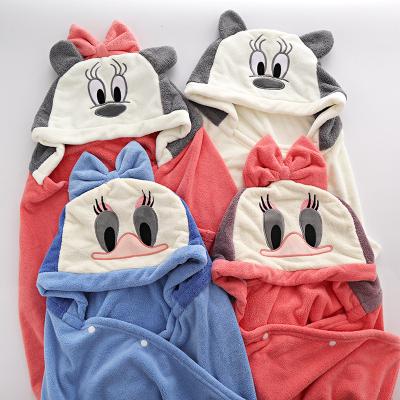 China Cartoon Baby Bath Towel Cloak Coral Fleece Hooded Bath Towel Kids Absorbent Anti-Snore Baby Bathrobe for sale