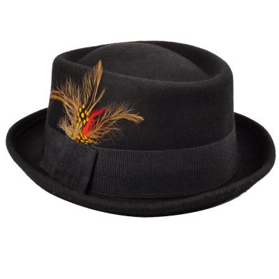 China Winter Waterproof 100% Wool Felt Tourtiere Outdoor Felt Hat With Beautiful Feather Decorations for sale