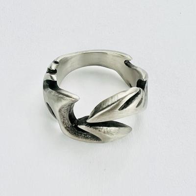 China Retro Dragon Beast Claw Ring 316L Stainless Steel Trendy Punk Rings For Men for sale