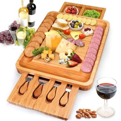 China Sustainable Bamboo Cheese Board and Knife Set and Organic Bamboo Cheese Board and Wooden Cheese Cutting Board Set for sale