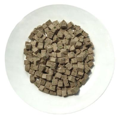 China Skin & Coat Health Factory Custom Dog Treat Healthy High Protein Pet Dry Food OEM Freeze Dried Beef Cubes For Pets for sale