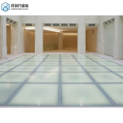 Cina 3mm 4mm 5mm 6mm 8mm vetro trasparente a colori riflettenti per vetro di sicurezza per il bagno senza telaio in vendita