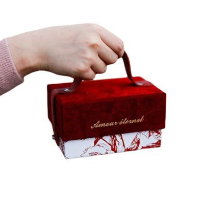 China 2022 Wholesale Recyclable Empty Ins Box Wedding Bridesmaid Gift Candy Box Portable Hand Box for sale