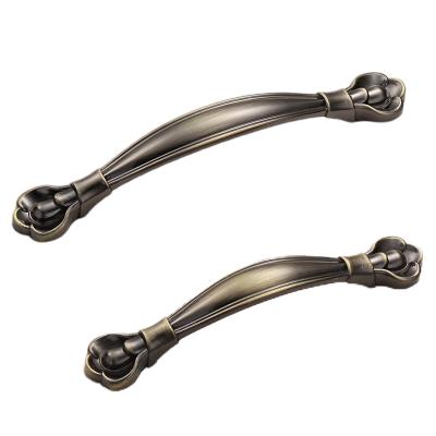 China Various Luxury Factory Selling Easy Installation Personality Kitchen Furniture Door Handles Widely Used Unique Cabinet for sale