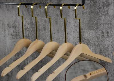 China De aangepaste Hangers van het Luxe Houten Kledingstuk, Op zwaar werk berekende Vlakke Houten Hangers Te koop