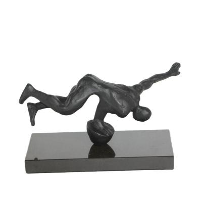 China Modern Simple Model China Room Entryway Coffee Table Metal Sports Figure Sculpture Study Wall Cabinet Sports Swing Man Decoration for sale