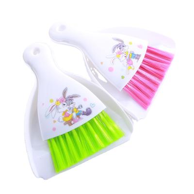 China Wholesale Viable Plastic Hook Spatula Pet Hog Hamster Rabbit Rabbit Residue Cleaning Brush Dutch Supplies Small Hygiene Cleaning Brush Supplies for sale