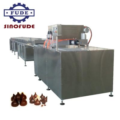 China Snack Factory Chocolate Chips Depositor Chocolate Chips Drops Depositor Machine With Cooling Line for sale