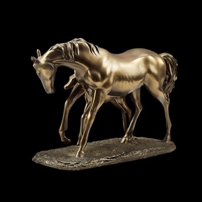 China Europe and America Custom Painted Double Horse Racing Decoration Gift Resin Handwork for sale