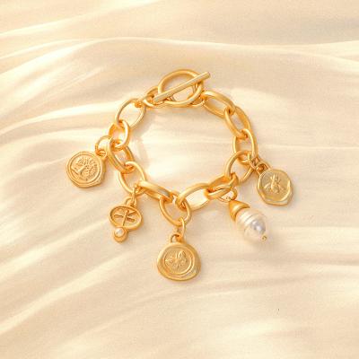 China Latest Fashion Jewelry Bangles High Quality FASHIONABLE Bangle Charm Gold Pendant Chain Bracelet for sale