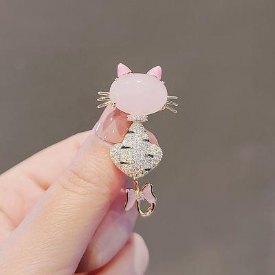 China Durable Hot Selling Custom Cute Personality Cat Brooch Fashion Ladies Brooch for sale