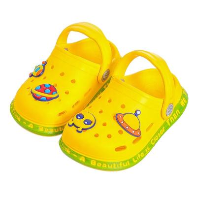 China Eva Soft Sole Lightweight Space Kids Summer Sandals Boys Girls Deodorization Outside Baby Beach Sandals Kindergarten Shoes for sale