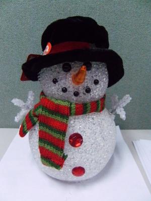 China Holiday Decoration LED Christmas Snowman , Light Up Snowman Indoor 3xAAA Battery for sale