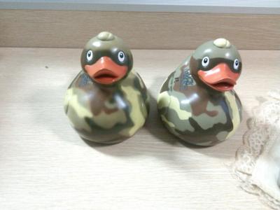 China el caucho de encargo grande de la longitud del 16cm Ducks los juguetes para el empaquetado de la caja de la ropa interior/la caja de empaquetado del paño en venta