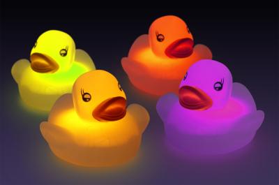 China Water Sensor Activated Flash Rubber Ducky Set , Flashing Light Baby Bath Temperature Duck for sale