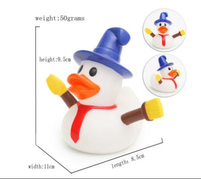 China Snowman Shape Rubber duck Funny Christmas Themed Rubber Ducks For Holiday Decoration Outdoor for sale