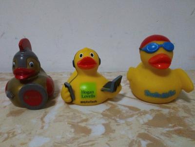 China Mini Yellow Weighted Rubber Ducks Cartoon Student Boy Phthalate Free Vinyl for sale