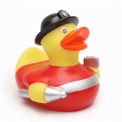 China Belasteter sich hin- und herbewegender Feuerwehrmann-Charakter-Gummi duckt Karikatur-Doktor Postman Design zu verkaufen