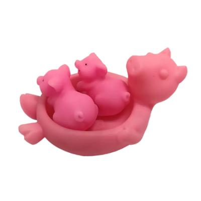 China Kinderbaby-Gewohnheits-sich hin- und herbewegendes Bad-Spielwaren-rosa sich hin- und herbewegendes Schwein-Spielzeug gesetztes PVC-Material zu verkaufen