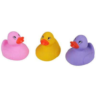 China El pequeño caucho amarillo de los regalos de vacaciones Ducks al OEM de encargo del color del pato de goma seguro en venta