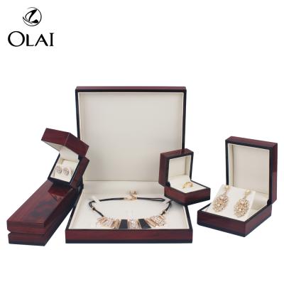 China MDF+Glossy Lacquer Wooden Jewelry Package Ring Box Jewelry Organizer Fashion Jewelry Box Custom With Logo for sale