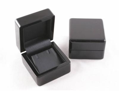 China Custom Leather Shiny Wooden Ring Jewelry Wedding Box for sale