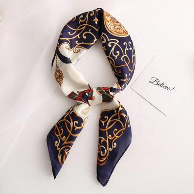 China More beautifully decorated 2021 new retro scarf fashion square neck scarf carriage shield female pattern decoration for sale