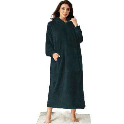 China OEM/ODM Customized Thermal Thickened Lazy Blanket Hooded Oversized Warm Sleepwear Unisex Long Robe Bath TV Lazy Blanket for sale